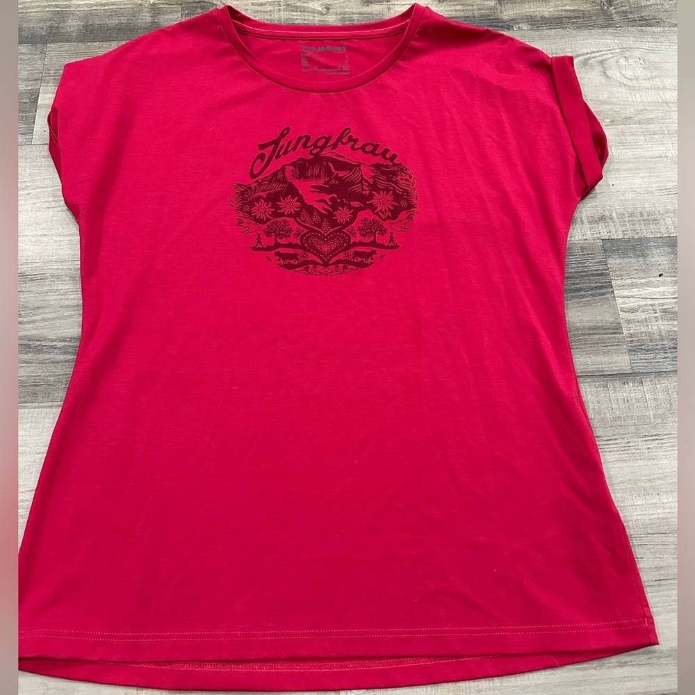 Mammut Jungfrau Graphic Performance Tee | Swiss Outdoor Athletic Top